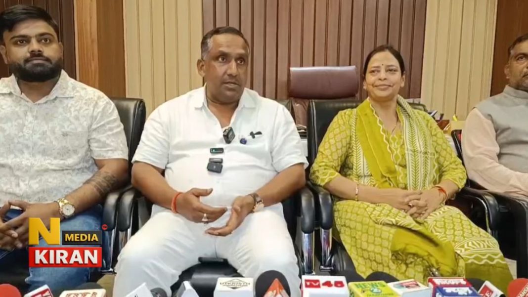 मानगो निकाय चुनाव में सियासी घमासान, सरयू राय और बन्ना गुप्ता के बीच व्यक्तिगत आरोपों की जंग, विकास के मुद्दे हुए गायब Jharkhand Nikay Chunav