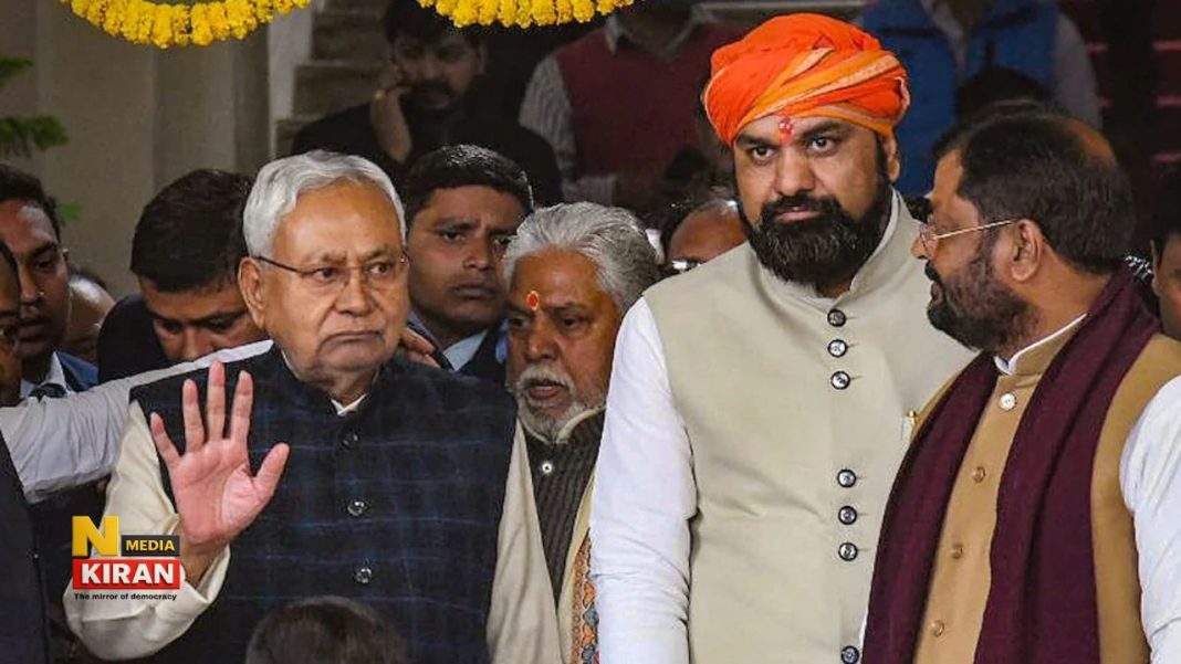 नीतीश कुमार ने किया अगले मुख्यमंत्री का ऐलान सम्राट चौधरी के कंधे पर हाथ रखकर कहा आगे यही सब काम देखेंगे जानिए पूरी राजनीतिक गणित Bihar Politics