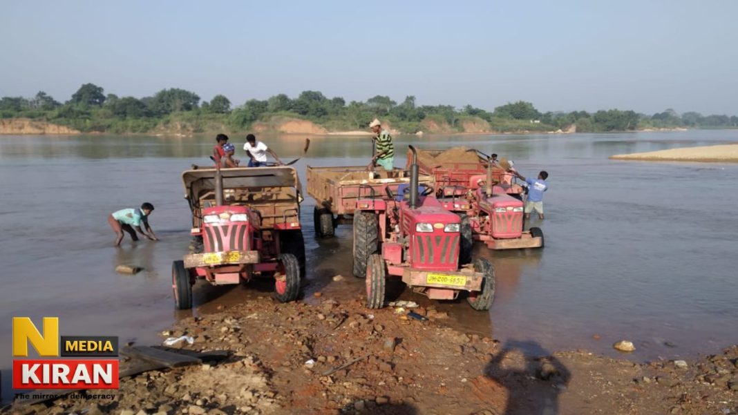 पलामू में खनन विभाग का चौंकाने वाला कारनामा, जहां बालू है ही नहीं वहां 7 जगहों को बना दिया Category-1 बालू घाट, मुखियाओं ने खोली पोल, जिला खनन पदाधिकारी ने दी सफाई Jharkhand News