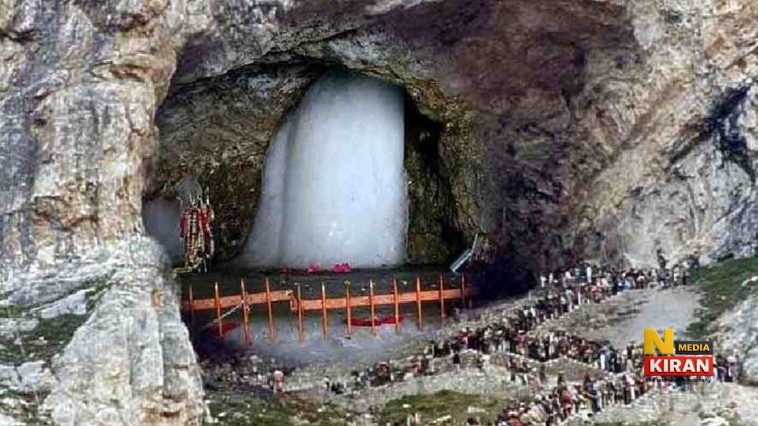 Amarnath Yatra 2026: पवित्र गुफा से आई बाबा बर्फानी की पहली दिव्य तस्वीर, 3 जुलाई से शुरू होगी यात्रा, कब से शुरू होगा रजिस्ट्रेशन Amarnath Yatra 2026