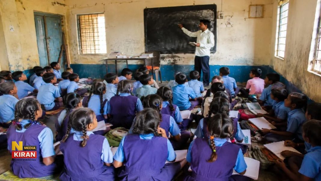 West Bengal News: पश्चिम बंगाल के 50 साल पुराने स्कूल में अचानक बंद हुआ छात्राओं का पंजीकरण, छात्राएं सदमे में West Bengal News