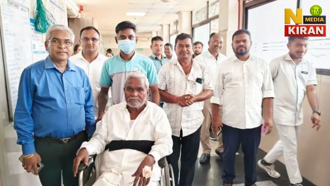 Jharkhand के पूर्व CM चंपाई सोरेन की तबीयत बिगड़ी, ब्लड शुगर हाई होने से TMH जमशेदपुर में भर्ती, हालत स्थिर Jharkhand के पूर्व CM चंपाई सोरेन की तबीयत बिगड़ी, ब्लड शुगर हाई होने से TMH जमशेदपुर में भर्ती, हालत स्थिर