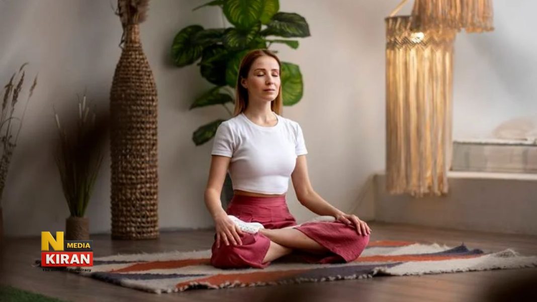 Morning Habits: 10 मिनट का मॉर्निंग योगा बदल सकता है आपकी दिनचर्या, थकान होगी दूर Morning Habits