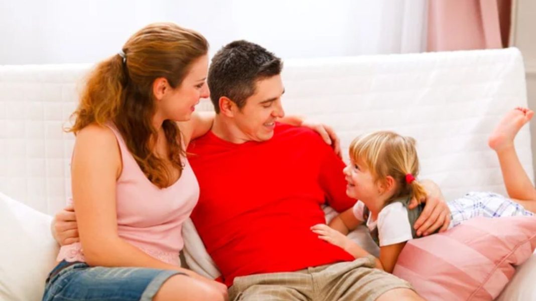 Child Safety Tips: सिर्फ गुड टच-बैड टच ही काफी नहीं, माता-पिता को सिखानी होंगी ये 3 अहम बातें Child Safety Tips