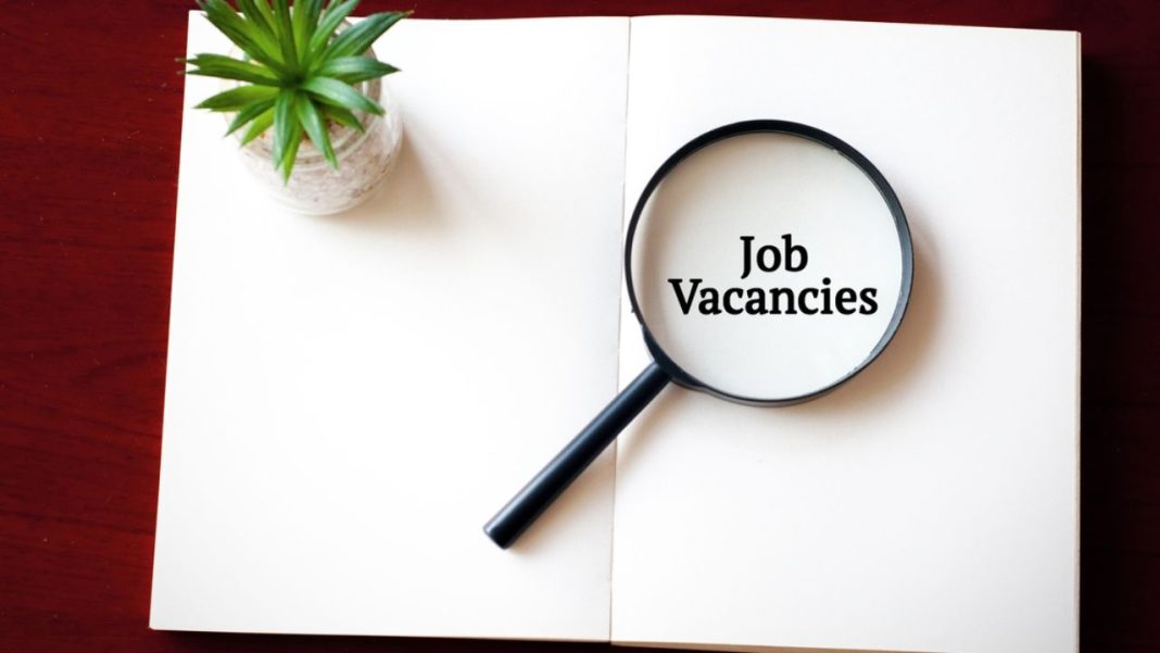 Jharkhand Inter Level Vacancy 2026: 12वीं पास युवाओं के लिए बंपर भर्ती, 326 पदों पर 20 अगस्त तक करें आवेदन Jharkhand Inter Level Vacancy 2026