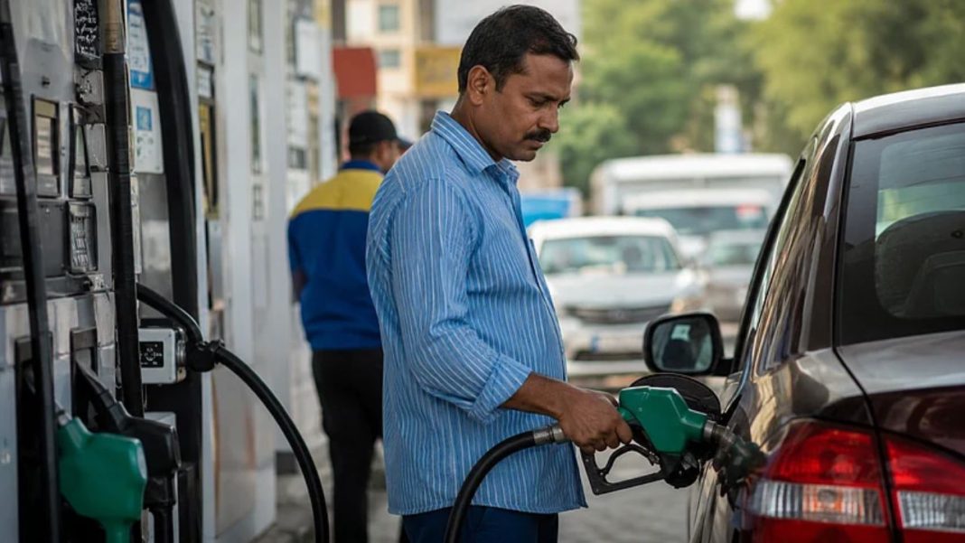 Petrol – Diesel & CNG Price: 29 जुलाई को पेट्रोल-डीजल की कीमतों में कोई बदलाव नहीं, दिल्ली में पेट्रोल 102.12 रुपये पर स्थिर Petrol - Diesel & CNG Price