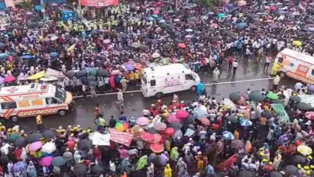 Rath Yatra Accident: पुरी रथ यात्रा में दुखद हादसा, भगदड़ जैसी स्थिति में दो श्रद्धालुओं की मौत, 150 से अधिक घायल Rath Yatra Accident: पुरी रथ यात्रा में दुखद हादसा, भगदड़ जैसी स्थिति में दो श्रद्धालुओं की मौत, 150 से अधिक घायल