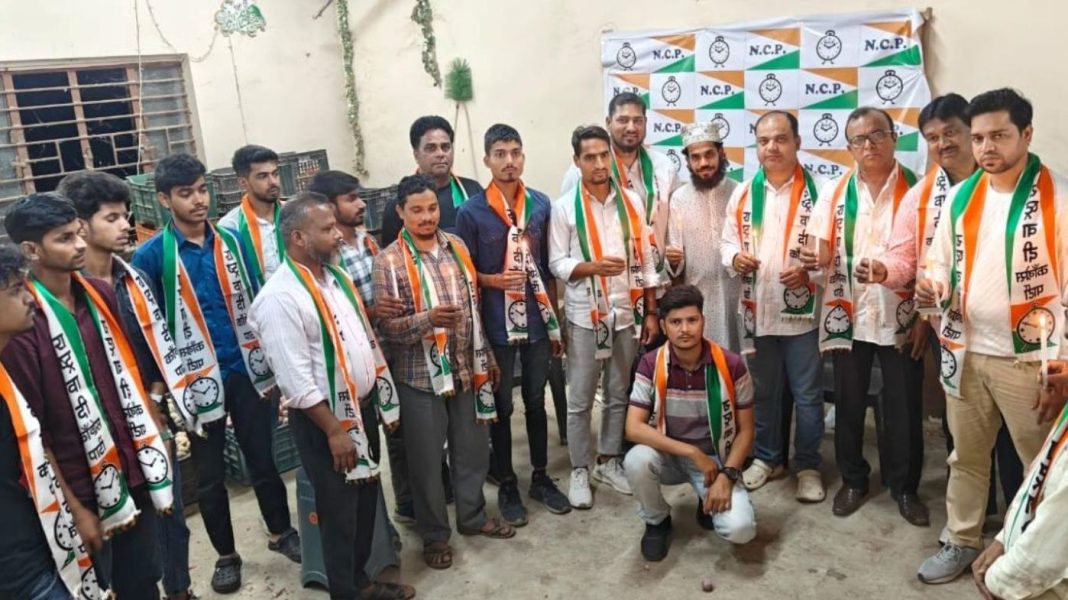 ‘पुलिस की गाड़ी से खींचकर चाकू से गोदा’: करणी सेना नेता की हत्या पर NCP का ऐलान – आज शहर बंद ‘पुलिस की गाड़ी से खींचकर चाकू से गोदा’: करणी सेना नेता की हत्या पर NCP का ऐलान – आज शहर बंद