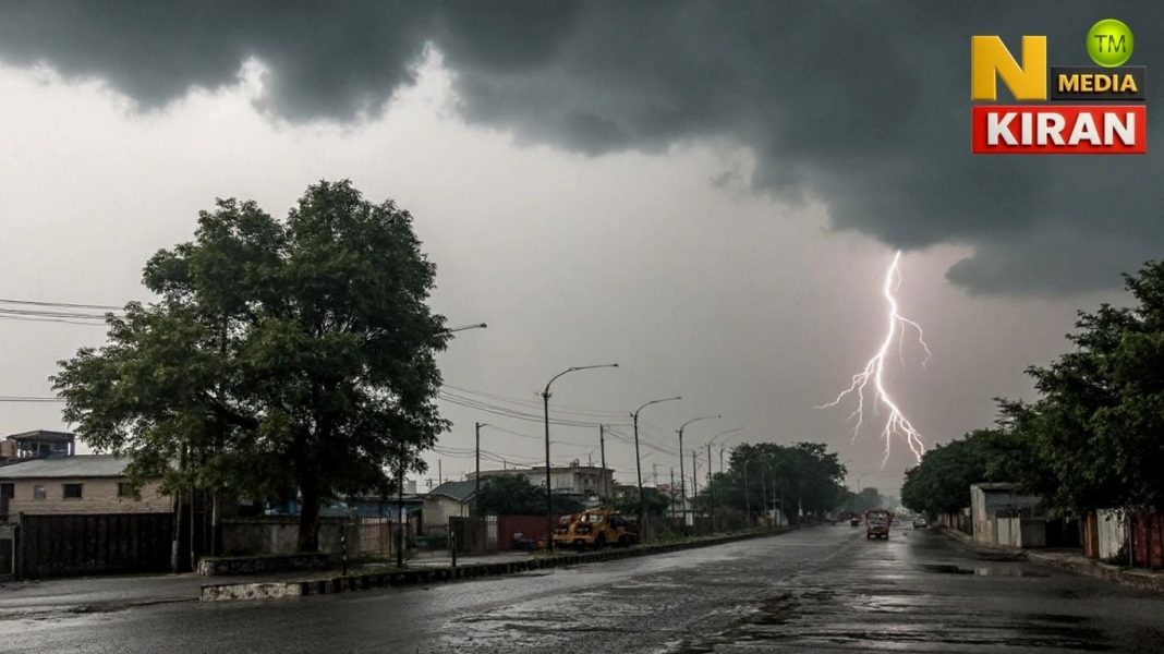 UP Weather Alert: अगले 3 घंटे में शुरू होगी बारिश, पूर्वी UP में भारी से बहुत भारी वर्षा का अलर्ट UP Weather Alert: अगले 3 घंटे में शुरू होगी बारिश, पूर्वी UP में भारी से बहुत भारी वर्षा का अलर्ट