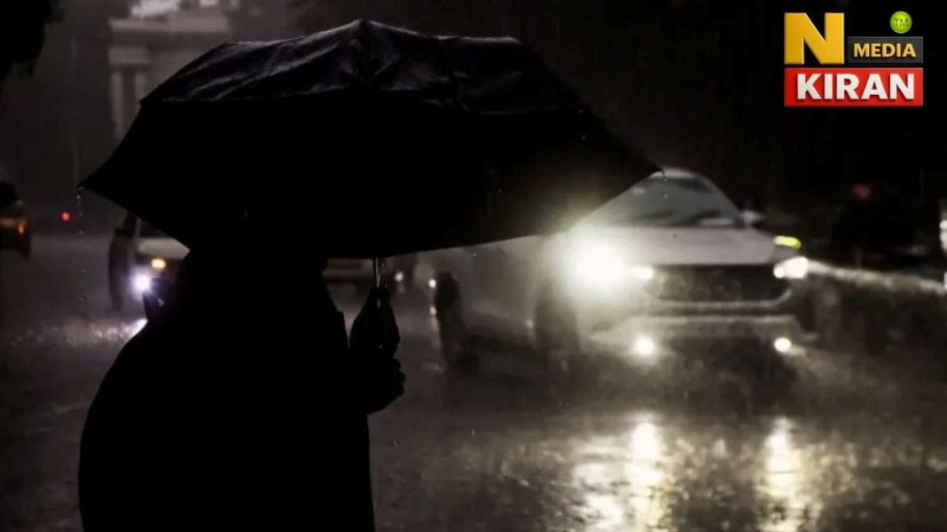 WB Weather Alert: आज मानसून का रौद्र रूप, कोलकाता में जलभराव की चेतावनी` WB Weather Alert: आज मानसून का रौद्र रूप, कोलकाता में जलभराव की चेतावनी`