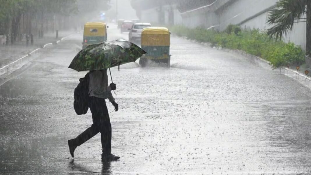 28 August Ka Mausam : पूर्वी यूपी में भारी बारिश का अलर्ट, कई जिलों में बाढ़ की चेतावनी 28 August Ka Mausam
