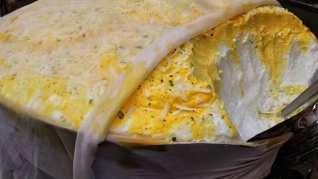 Daulat Ki Chaat Recipe: पुरानी दिल्ली की प्रसिद्ध दौलत की चाट अब घर पर बनाएं, जानिए मुंह में घुल जाने वाली इस रेसिपी की आसान विधि Daulat Ki Chaat Recipe