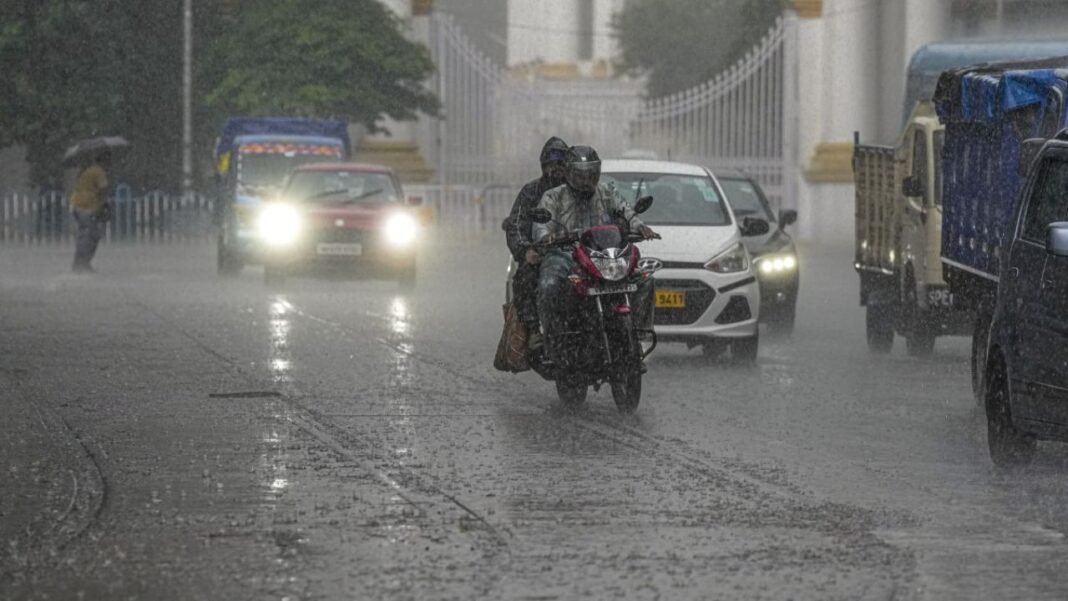 Kal Ka Mausam 29 August 2026: ओडिशा-बिहार-झारखंड में भारी बारिश का अलर्ट, दिल्ली में रहेगी उमस भरी गर्मी, जानें IMD का पूर्वानुमान Kal Ka Mausam 29 August 2026