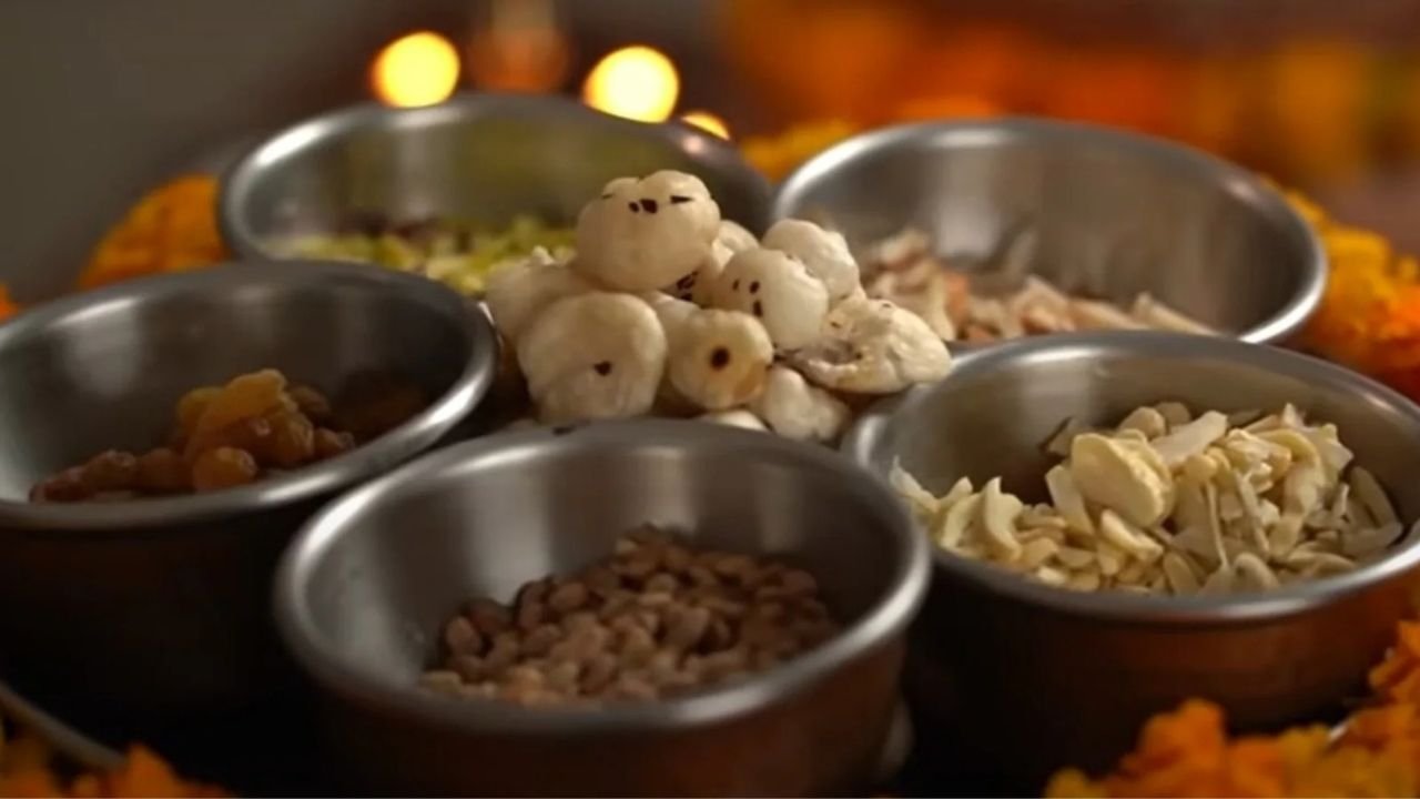 Krishna Janmashtami Bhog: जन्माष्टमी पर लड्डू गोपाल को लगाएं ये प्रिय भोग, जानें पूजा विधि और जरूरी नियम