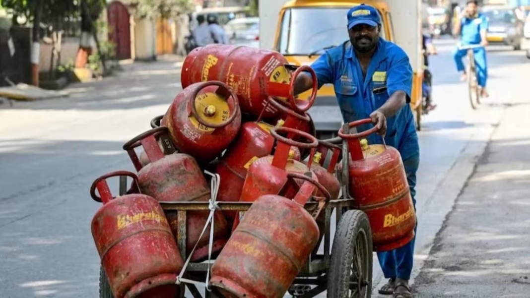 LPG e-KYC: 16 अगस्त के बाद नहीं मिलेगा एलपीजी सिलेंडर, कनेक्शन एक्टिव रखने के लिए ई-केवाईसी अनिवार्य LPG e-KYC