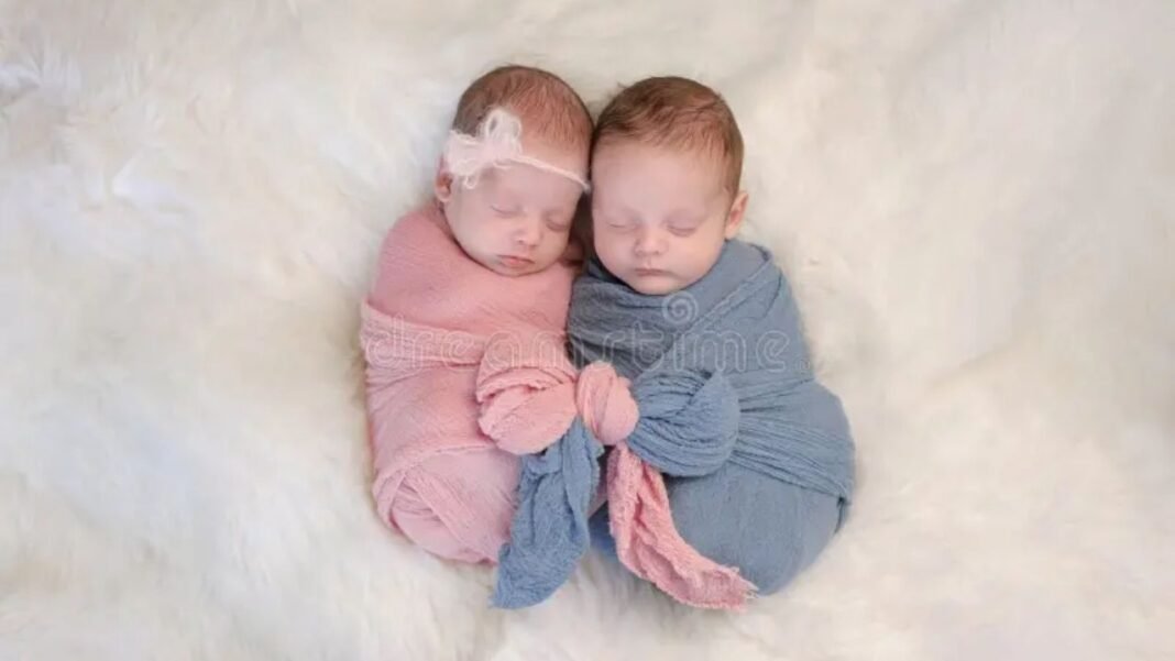 Modern Baby Names: बचपन में क्यूट, बड़े होकर क्लासी: बेटे-बेटी के आधुनिक नाम और अर्थ Modern Baby Names