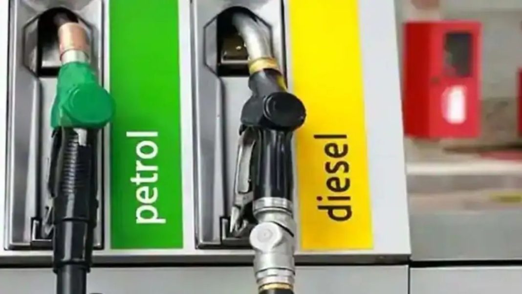 Petrol Diesel Rate 18 Aug 2026: पेट्रोल-डीजल की कीमतें पूरी तरह स्थिर, कच्चे तेल की बढ़ोतरी का असर नहीं पड़ा; जानें दिल्ली, मुंबई समेत प्रमुख शहरों की ताजा दरें Petrol Diesel Rate 18 Aug 2026