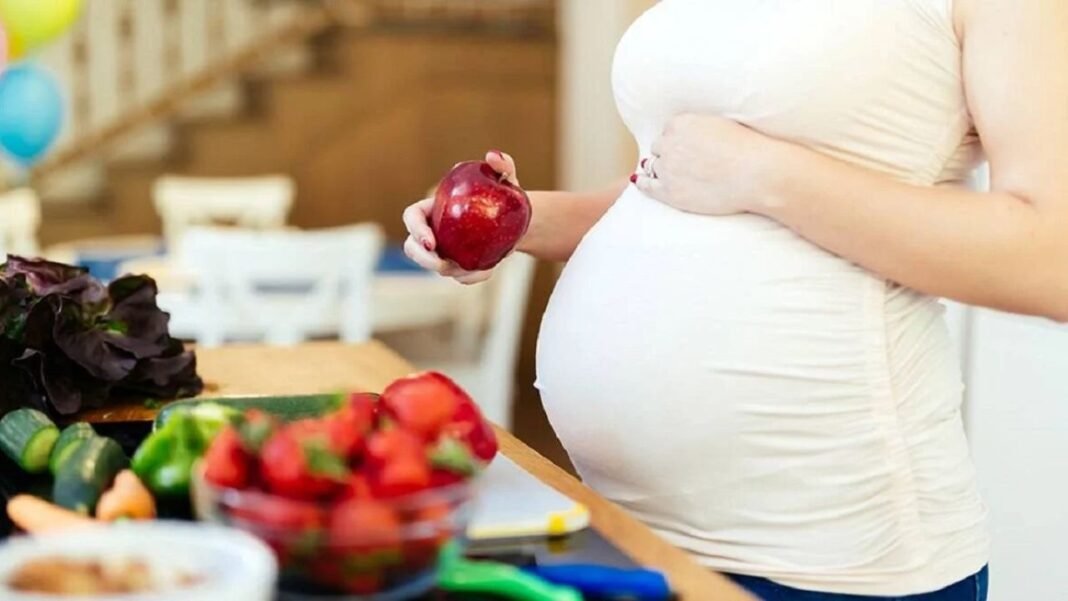 Pregnancy Myths: प्रेग्नेंसी से जुड़े ये 5 मिथक अक्सर सुनने को मिलते हैं, एक्सपर्ट से जानें कितनी है इनमें सच्चाई Pregnancy Myths