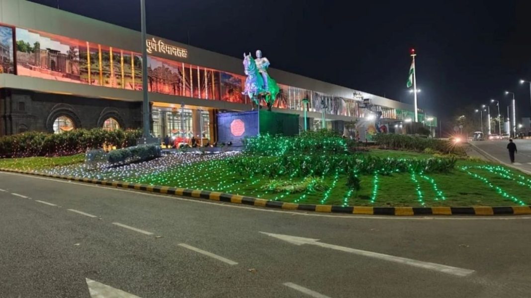 Pune Airport: एक दिन में 214 फ्लाइट्स, बढ़ी कनेक्टिविटी, दुबई-बैंकॉक के लिए शुरू हुईं नई सेवाएं Pune Airport: एक दिन में 214 फ्लाइट्स, बढ़ी कनेक्टिविटी, दुबई-बैंकॉक के लिए शुरू हुईं नई सेवाएं