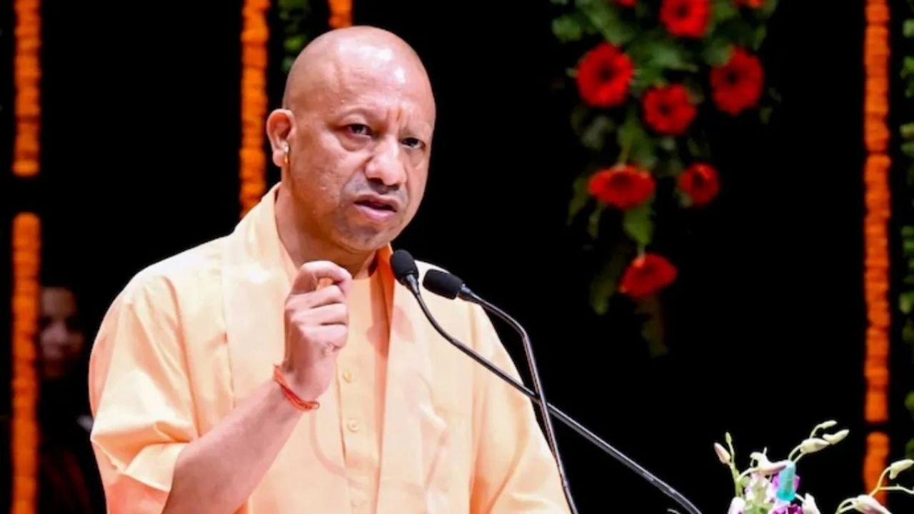 UP News : सीएम योगी का देवरिया में बड़ा ऐलान, 2 करोड़ युवाओं को टैबलेट और 1 लाख नौकरियां