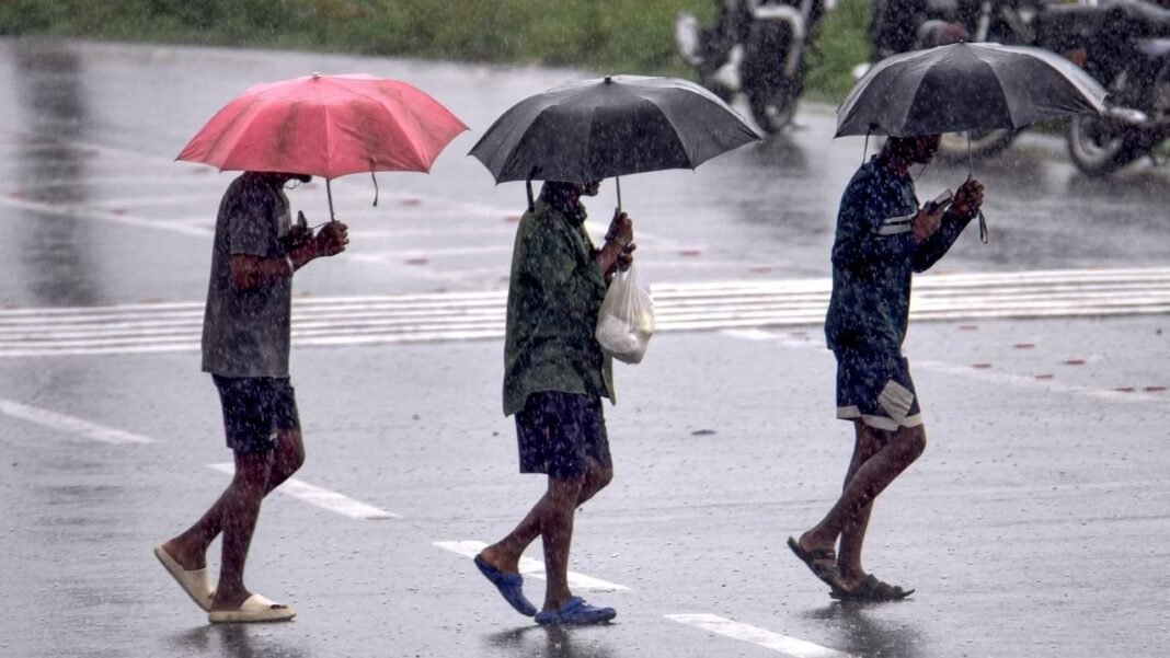 UP Weather 31 Aug 2026 : 31 अगस्त को स्कूल बंद रहेंगे? पूर्वी यूपी में बहुत भारी बारिश का अलर्ट, UP Weather 31 Aug 2026
