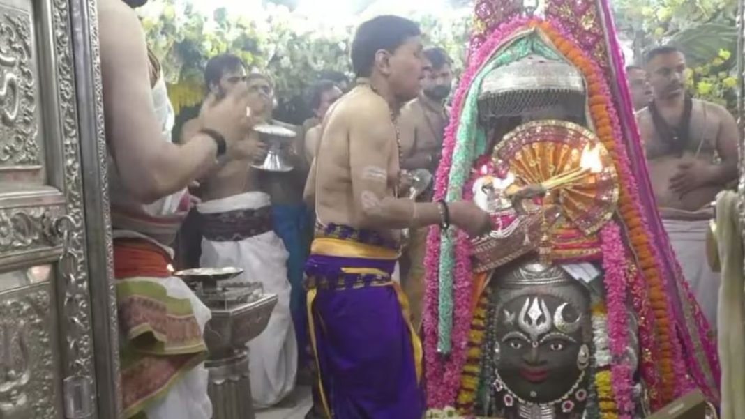Ujjain Mahakal Bhasma Aarti: महाकाल की भस्म आरती का रहस्य, जानिए उज्जैन के प्रसिद्ध श्रृंगार की अनसुनी और अद्भुत पौराणिक कहानी Ujjain Mahakal Bhasma Aarti