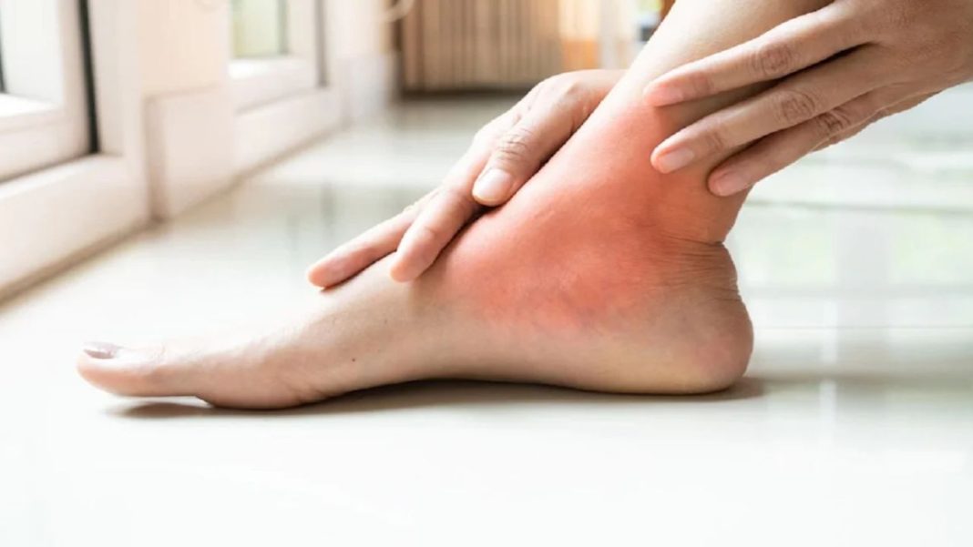 Uric Acid: यूरिक एसिड बढ़ने की ये गलतियां बन सकती हैं जोड़ों के दर्द की वजह, जानें कैसे रखें कंट्रोल में Uric Acid