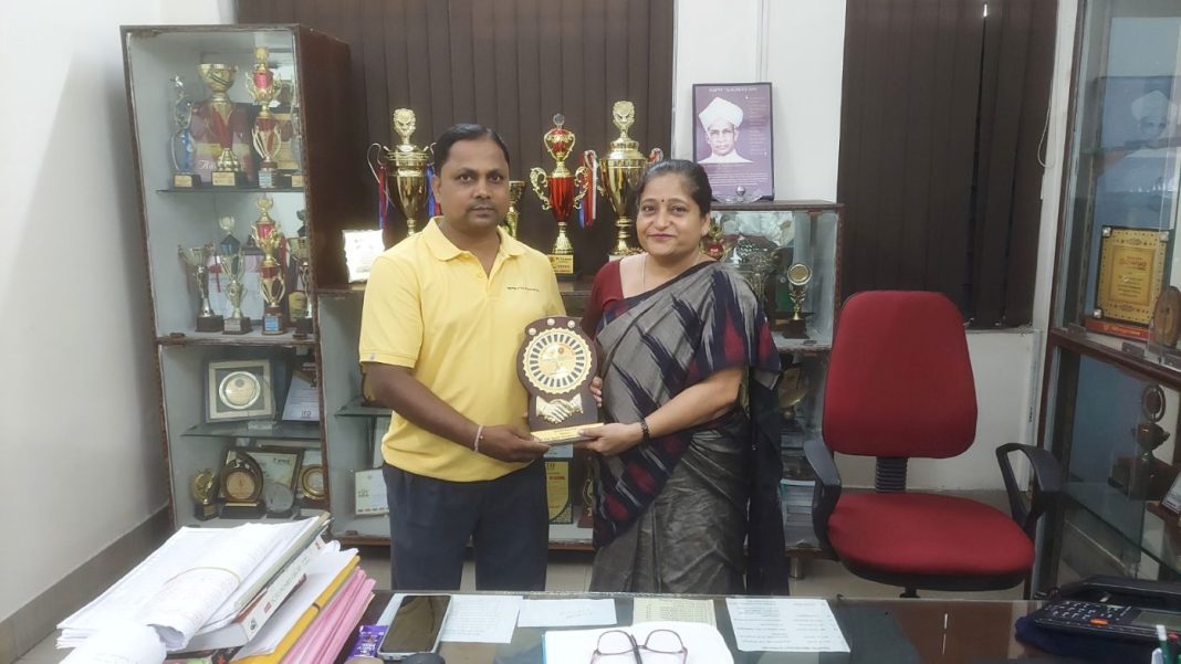 Dayanand Public School के छात्रों ने कराटे में लहराया परचम, Zonal और Regional दोनों में मारी बाजी Dayanand Public School के छात्रों ने कराटे में लहराया परचम, Zonal और Regional दोनों में मारी बाजी