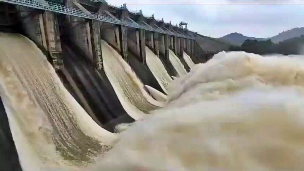 Bengal Flood Alert: DVC ने खोले मैथन-पंचेत डैम के गेट, पश्चिम बंगाल के कई जिलों में बाढ़ की चेतावनी जारी Bengal Flood Alert