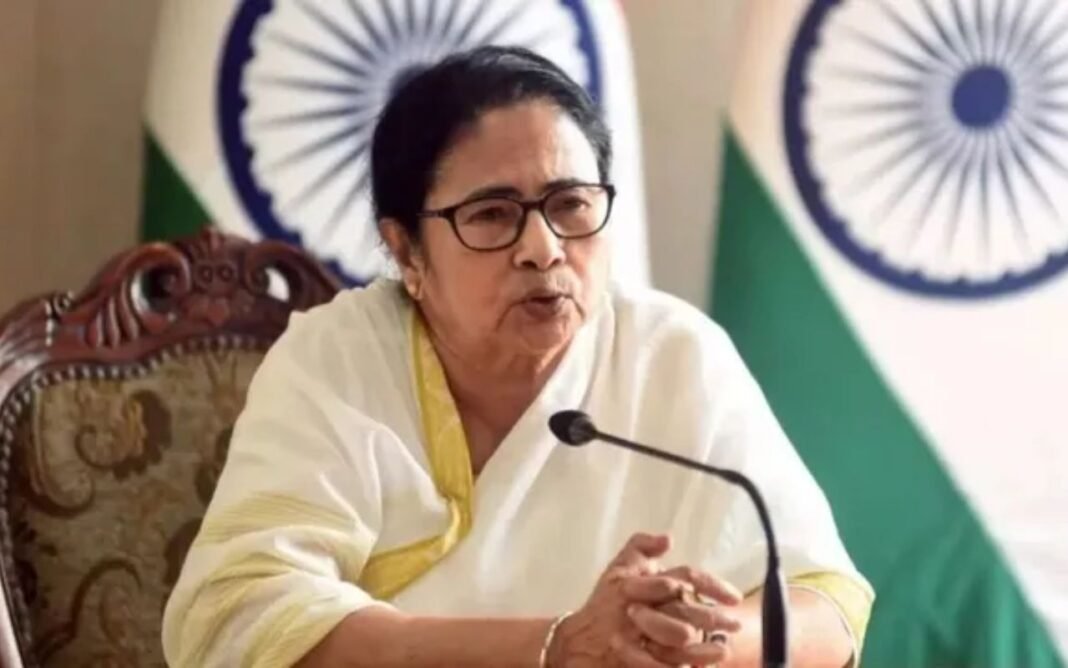 Bengal Politics: टीएमसी का नाम और सिंबल फ्रीज ममता बनर्जी ने चुनाव आयोग को दिए तीन नए नाम Bengal Politics