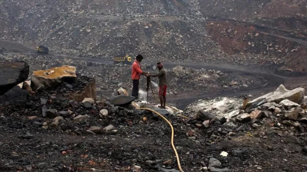 Jharkhand Coal Crisis 2026: झारखंड में बारिश ने बिगाड़ा खेल, देशभर के 57 पावर प्लांटों पर मंडराया कोयला संकट Jharkhand Coal Crisis 2026