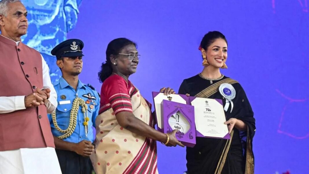 National Award 2026: Yami Gautam को मिला पहला नेशनल अवॉर्ड, ‘आर्टिकल 370’ के लिए राष्ट्रपति ने किया सम्मानित National Award 2026