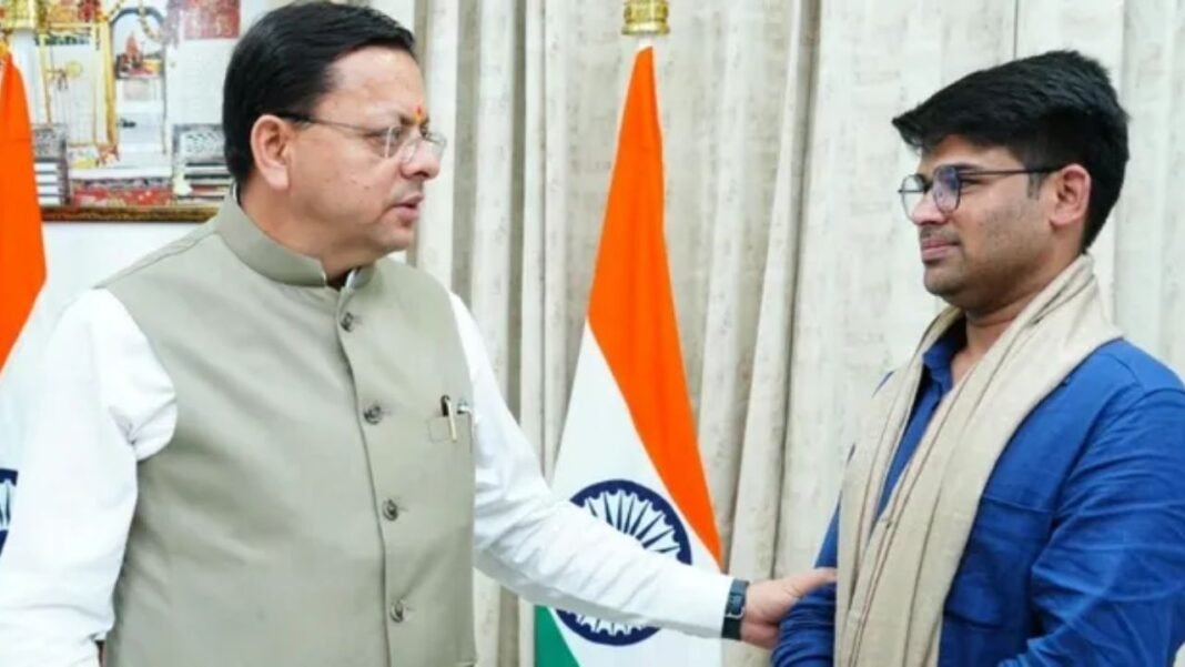 Uttarakhand News: उत्तराखंड में फ्लाइंग कार प्रोजेक्ट पर सीएम धामी से मिले युवा इनोवेटर रवि टम्टा Uttarakhand News