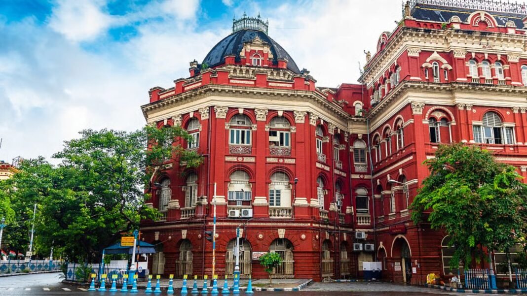 West Bengal Tourism: बंगाल के 135 ऐतिहासिक स्मारकों का होगा कायाकल्प, एएसआई और पर्यटन विभाग के बीच बड़ा समझौता West Bengal Tourism
