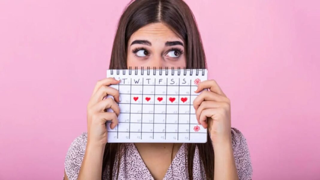 Women Health Tips: सिर्फ दो दिन हो रही है पीरियड्स में ब्लीडिंग तो घबराएं नहीं, जानें गायनेकोलॉजिस्ट की राय में क्या है सच्चाई Women Health Tips