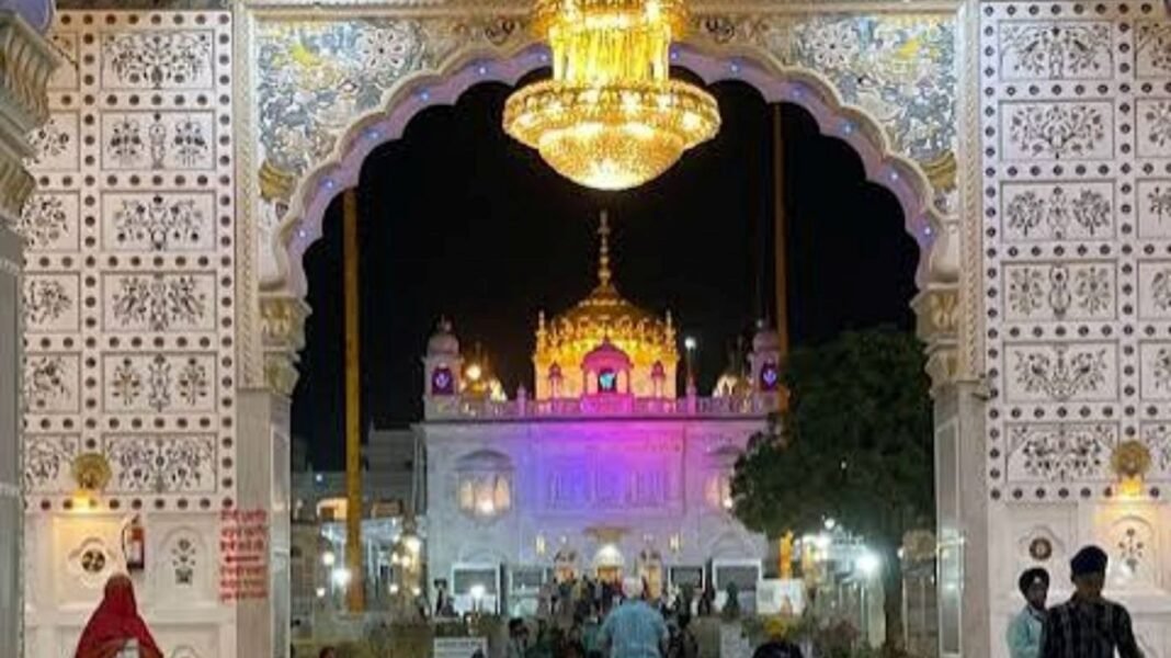 Group of 500 devotees left for Hazur Sahib: मनजीत सिंह गिल सम्मानित Group of 500 devotees left for Hazur Sahib: मनजीत सिंह गिल सम्मानित