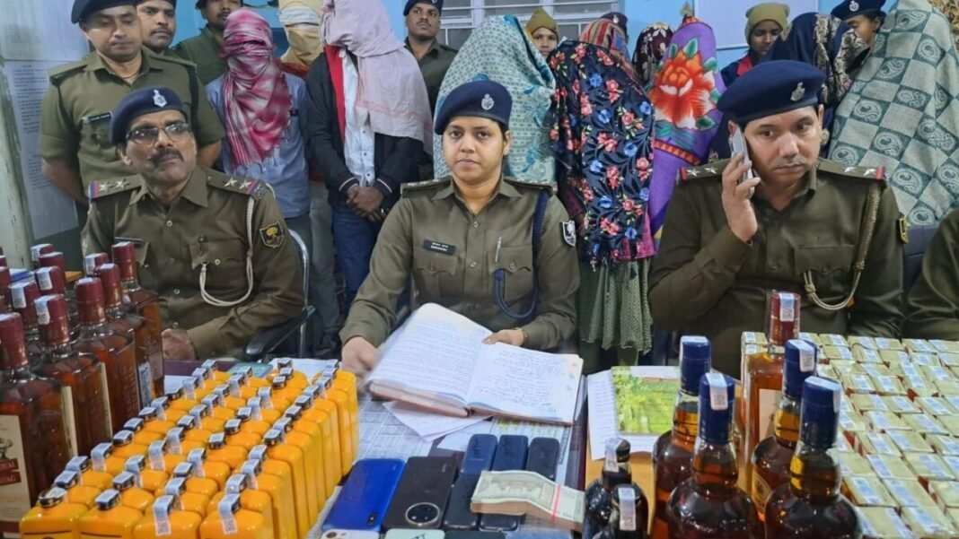 Bihar News: दशहरा-दिवाली पर बॉर्डर पर तैनात होंगी महिला पुलिस, 9 महीने में 600 महिला शराब तस्कर गिरफ्तार Bihar News