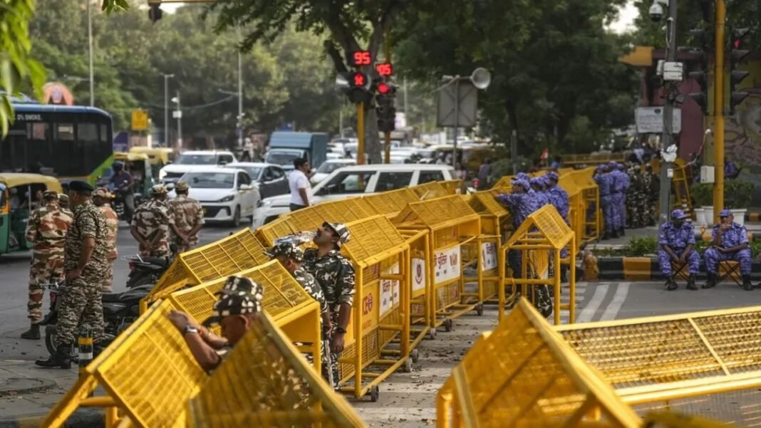 Delhi CJP Protest Live: जंतर-मंतर पर भारी किलेबंदी, ध्रुव राठी हिरासत में, कई रूटों पर लंबा जाम Delhi CJP Protest Live