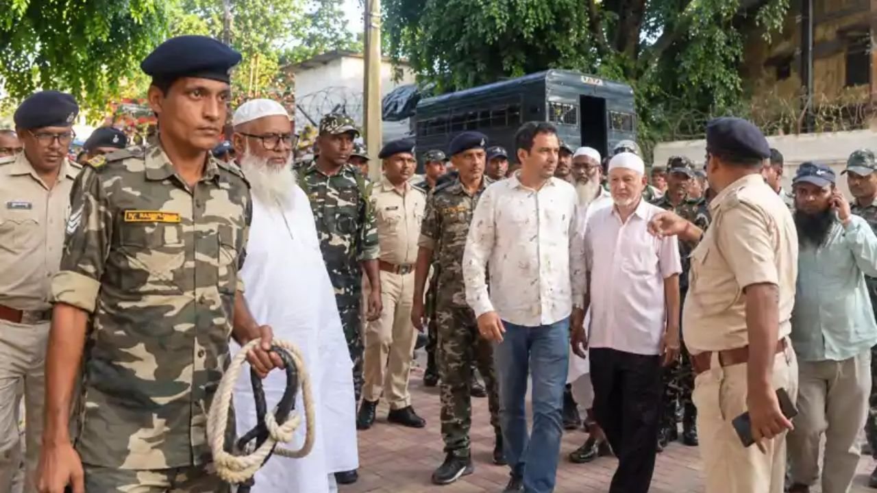 Dhanbad Crime News: धनबाद में फहीम खान के घर AK-47 हमला केस में बड़ा फैसला, 22 साल बाद 3 दोषियों को उम्रकैद