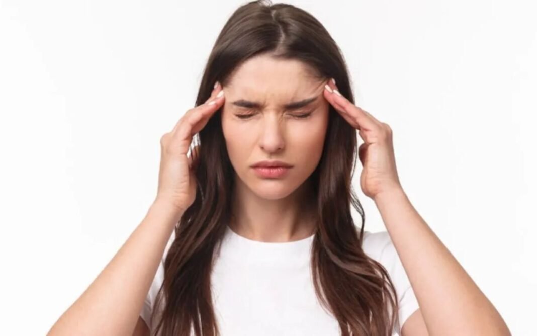 Health Tips: माइग्रेन और सामान्य सिरदर्द में क्या फर्क है? कैसे पहचानें दोनों के लक्षण? Health Tips