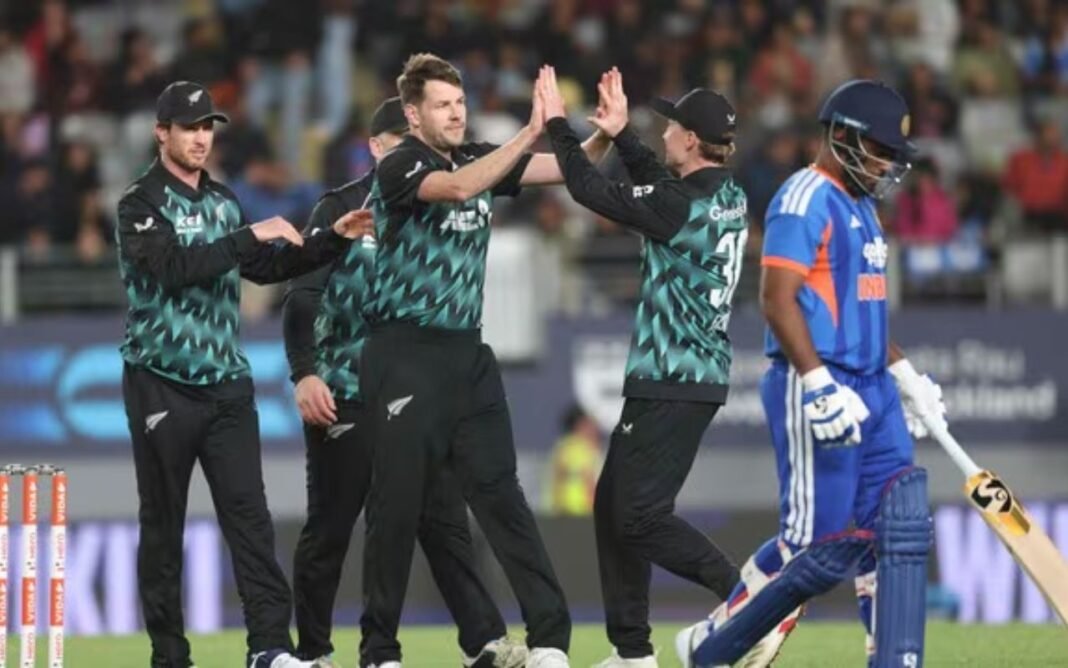 IND vs NZ 4th T20: ऑकलैंड में न्यूजीलैंड ने भारत को 87 रनों से हराया, ग्लेन फिलिप्स का तूफानी शतक IND vs NZ 4th T20