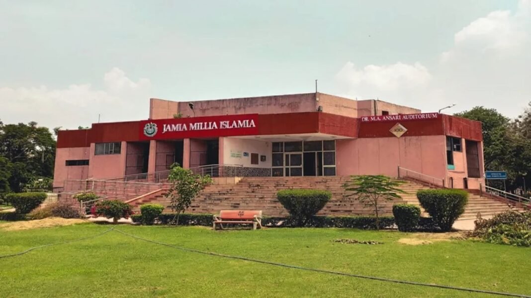 Jamia Student Protest 2026: जामिया में 20 साल बाद फिर उठी छात्र संघ चुनाव की मांग, 5 छात्र भूख हड़ताल पर बैठे Jamia Student Protest 2026