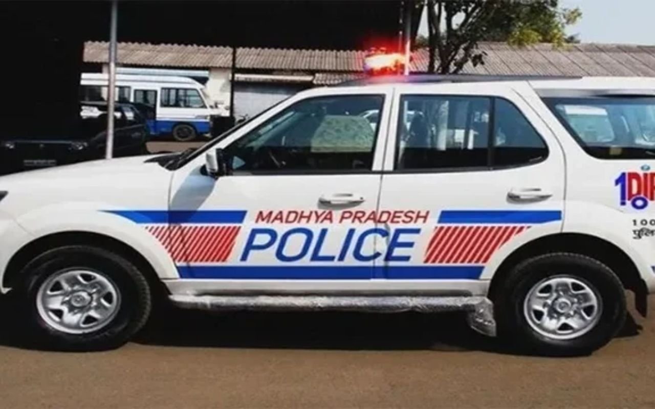 MP News: इंदौर ब्लैकमेलिंग केस में कारोबारी से 80 लाख वसूले, अब 1 करोड़ की मांग; कैसे रची गई पूरी साजिश?