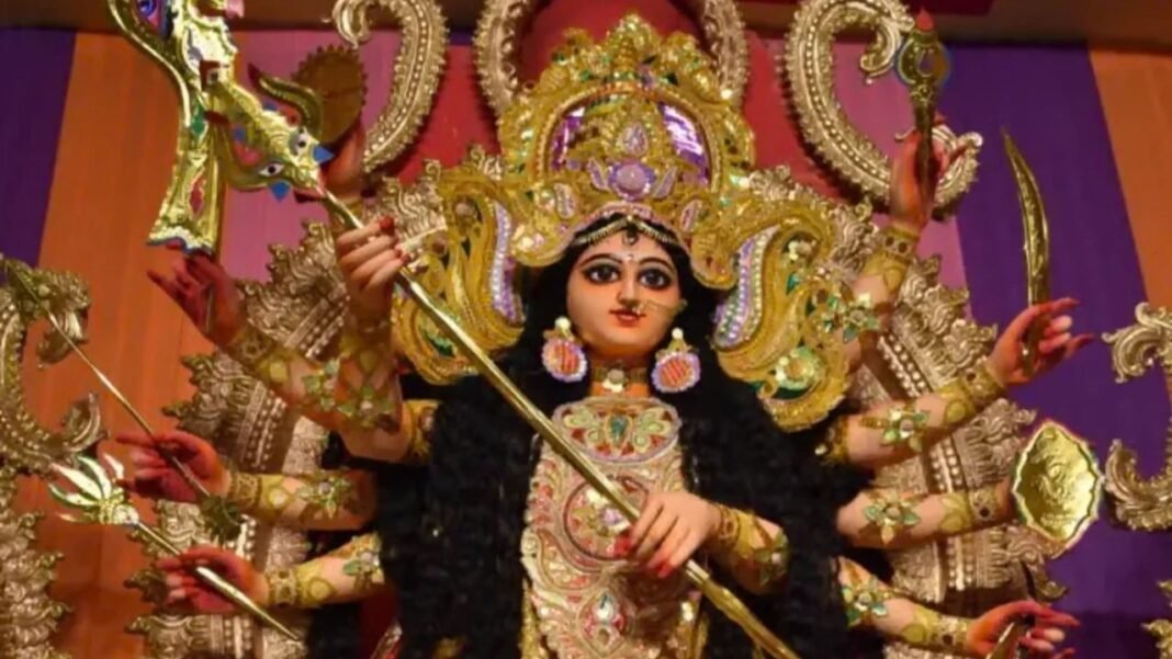 Navratri 2026: अष्टमी-नवमी पर मां दुर्गा के 32 नामों का जाप करें, पूरी होंगी मनोकामनाएं Navratri 2026