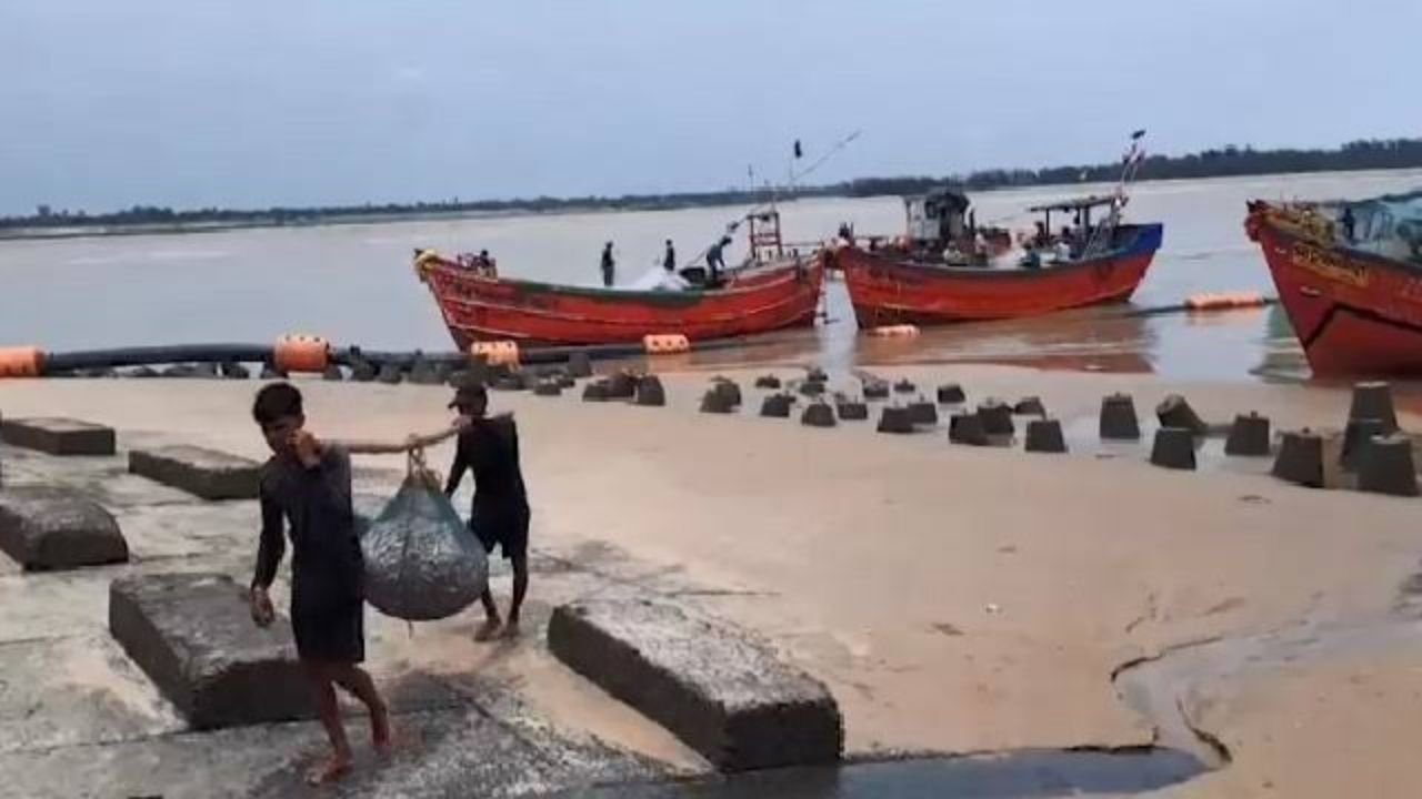 समुद्र में 20 मछुआरे लापता, केंद्रापाड़ा से गहरे समुद्र में केकड़ा पकड़ने गए थे, 7 दिन से नहीं लौटे