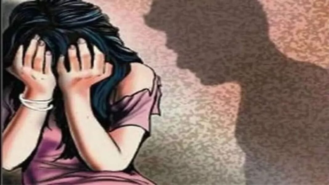 West Bengal Crime News: बंगाल के गाइघाटा में 17 वर्षीय छात्रा का शव मिला, दुष्कर्म और हत्या का आरोप, रिश्तेदार हिरासत में West Bengal Crime News